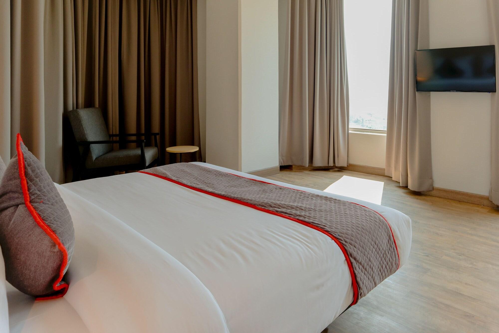 Hotel Oyo Townhouse 2 Gunung Sahari Near Rs Hermina Kemayoran 3*
