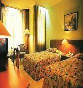 Oyo Townhouse 2 Gunung Sahari Near Rs Hermina Kemayoran Hotel